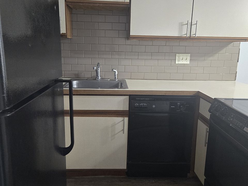 1st image of 408 N 8th St APT 2