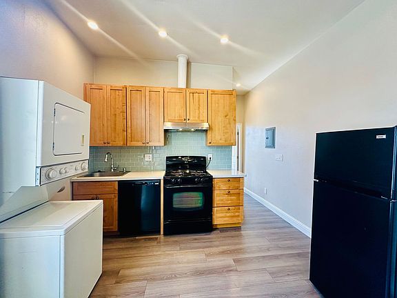3rd image of 3210 San Leandro St APT 8