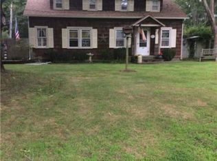 33 Raynor Rd, Southampton, NY 11968