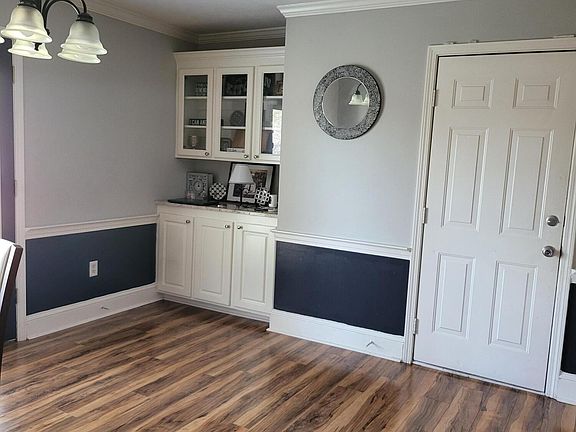 5th image of 210 Chinkapen Dr