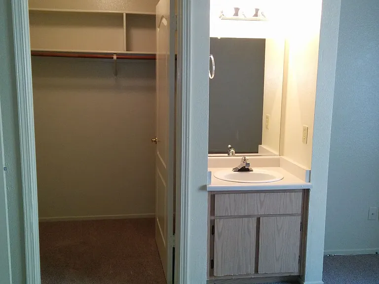 Kent Place — Photo 2