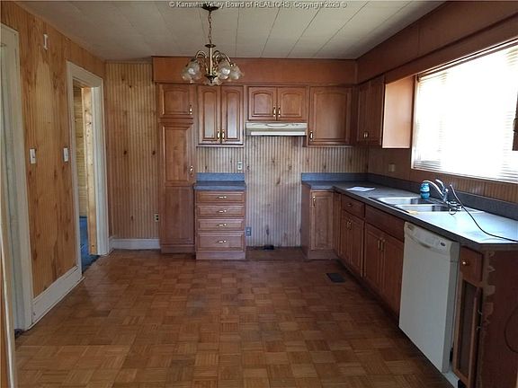 3rd image of 4611 Spring Hill Ave