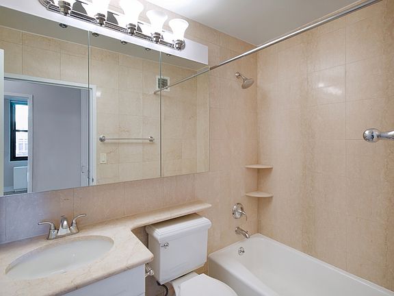 4th image of 155 E 29th St APT 32B