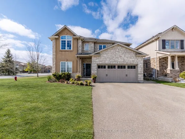 6 Falcon Dr, Welland, ON L3C 0B2