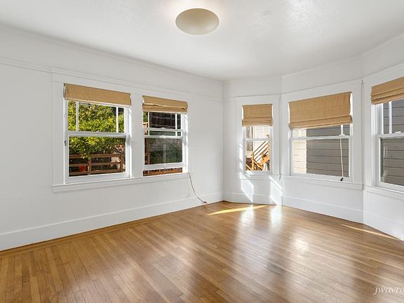 5th image of 270 Whitney St