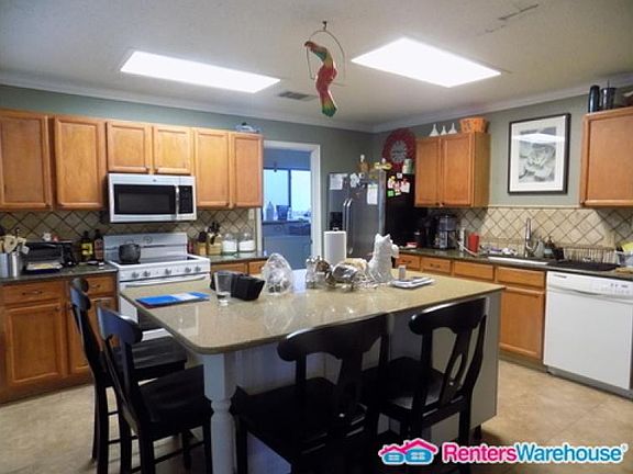 2nd image of 3617 Meadow Park Dr