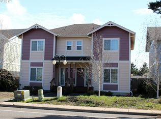 1076 9th St, Florence, OR 97439