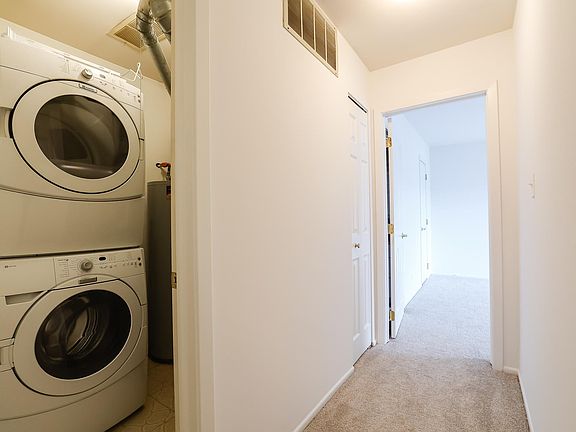 2nd image of 1002 Polk Ct