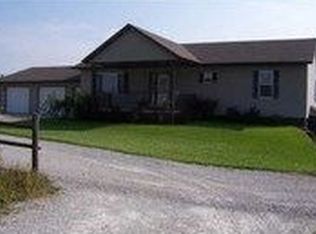 105 E Roxanne Ln, Ligonier, IN 46767