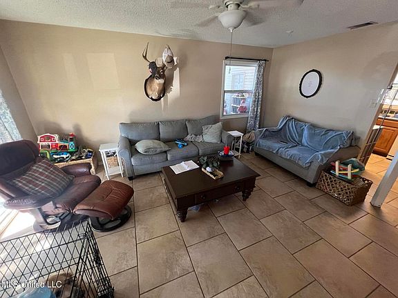 4th image of 2221 Kingsberry Ave