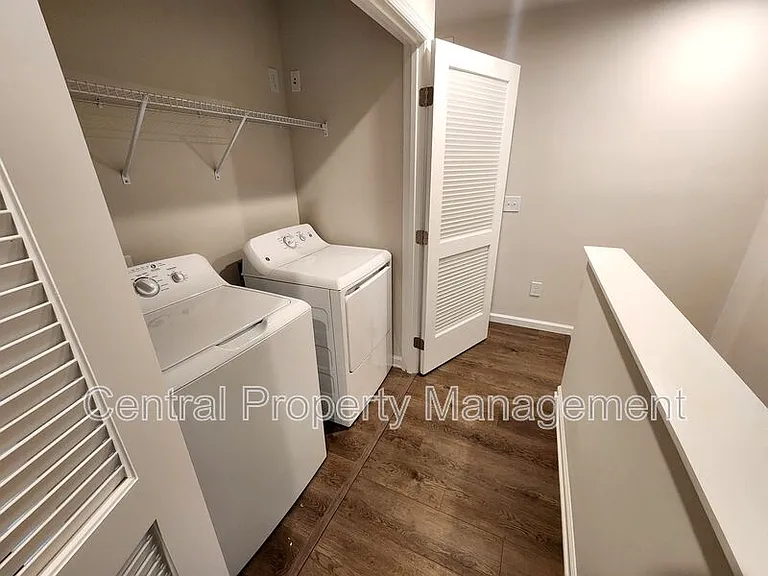 165 Sarnesfield Way — Photo 55
