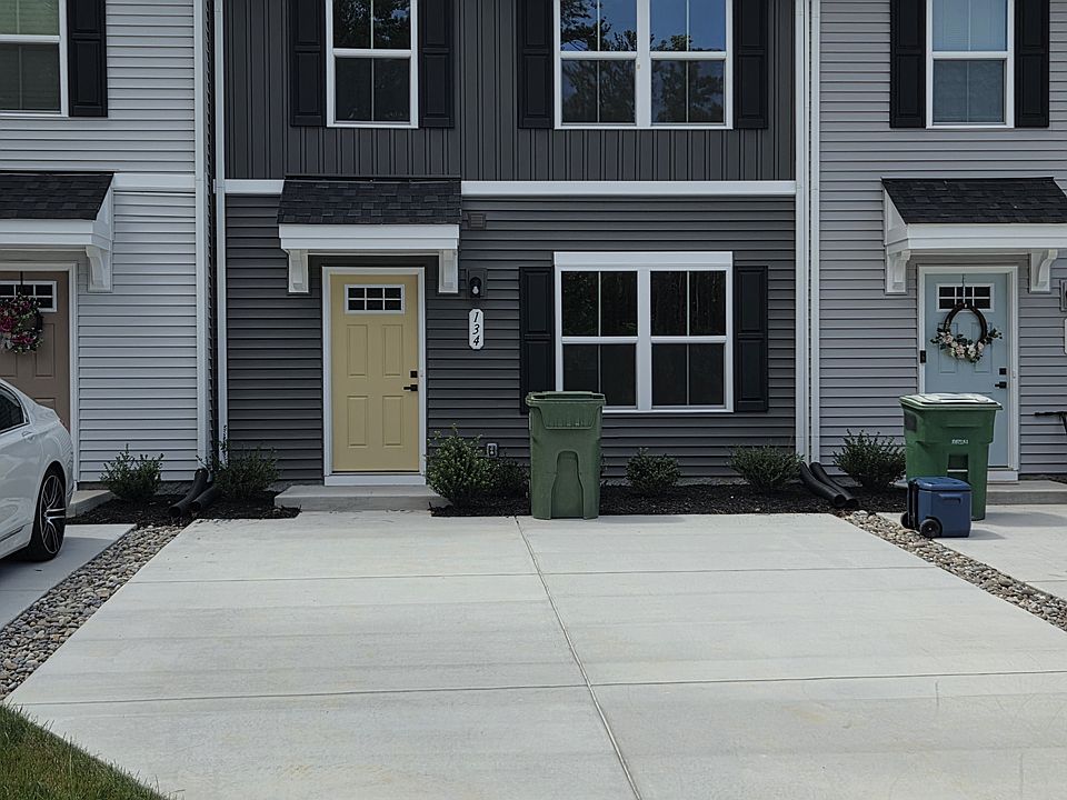 1st image of 134 Packett Ct
