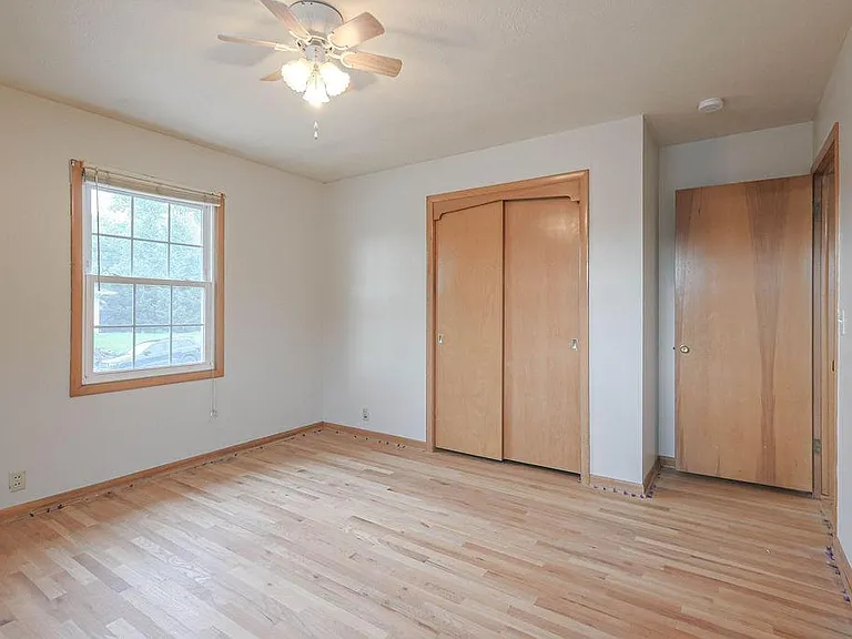 8209 Hillside Dr — Photo 14