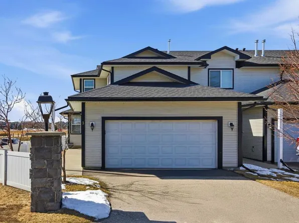 12 E Silver Creek Blvd NW #1, Airdrie, AB T4B 2R2
