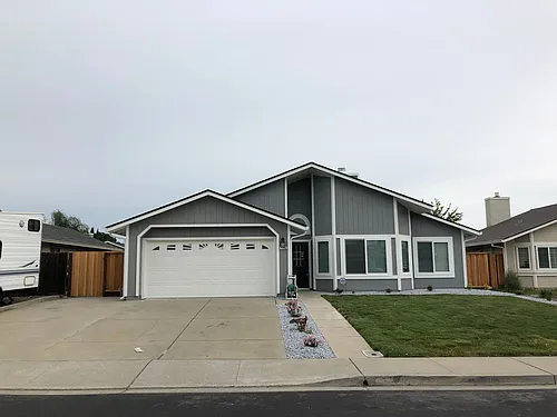 1740 Gateway Dr Photo 1