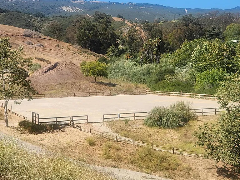 6016 La Goleta Rd — Photo 9