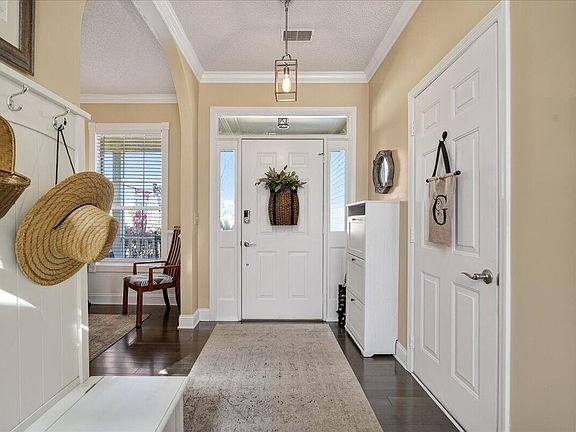 5th image of 5407 Berkers Ct W