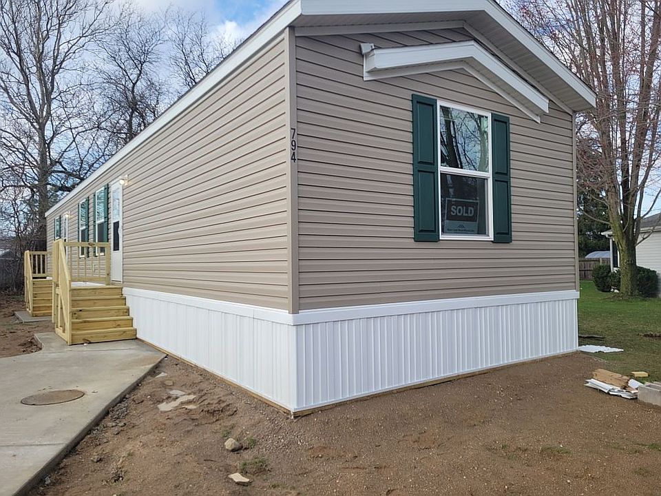 2nd image of 279 Lakeside Dr