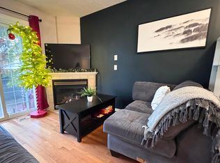 103 S Strathaven Dr #411, Strathmore, AB T1P1W3