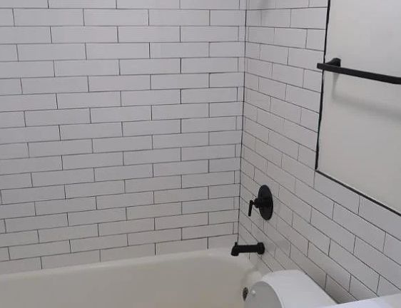 5th image of 5505 N Lincoln Ave #2S