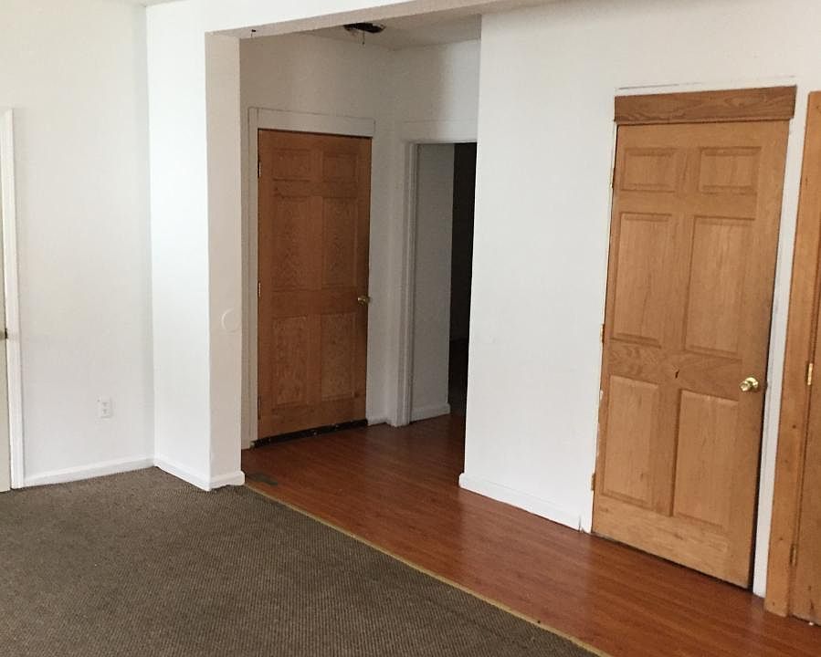 1st image of 601-3 E 10th St