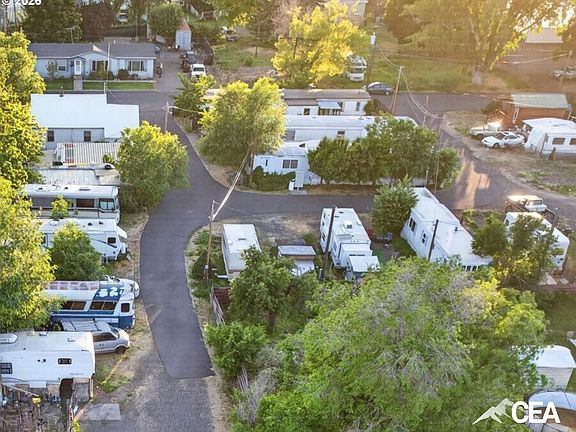 3rd image of 703 18th St