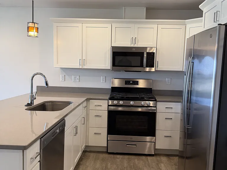 2237 Saint Andrews Dr — Photo 3