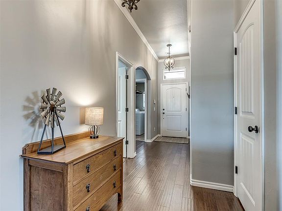 4th image of 1678 Lexington Ct