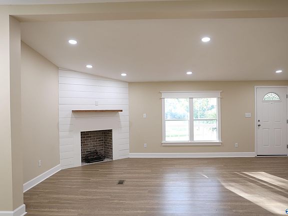 3rd image of 4343 Fairview Cove Rd