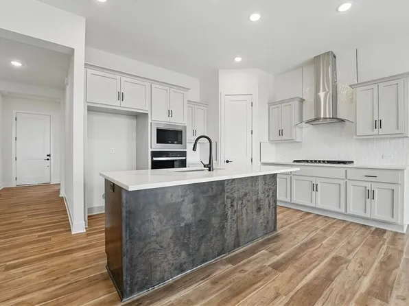 1615 NW 105th Ter, Kansas City, MO 64155