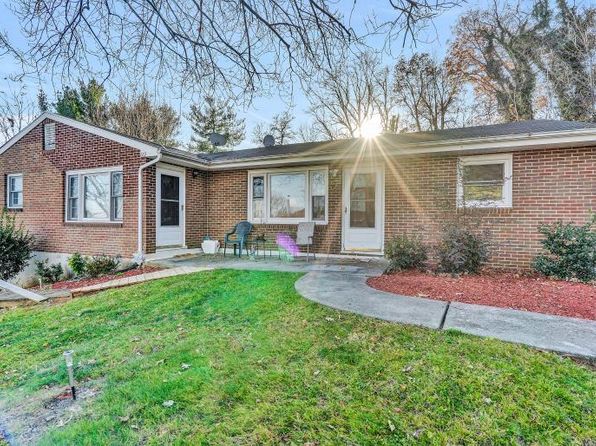 Salem Va Duplex Triplex Homes For Sale 3 Homes Zillow