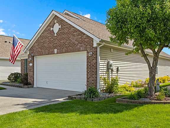 3rd image of 1115 Lincoln Park West Dr