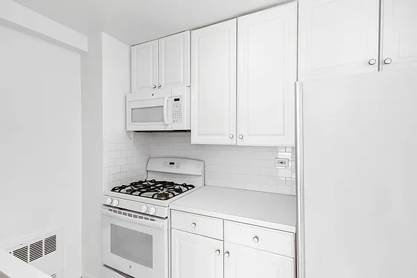 Rented by GoodRock Realty | media 21