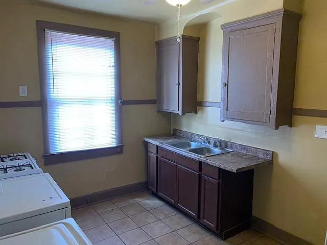 2236 Burgundy St — Photo 4