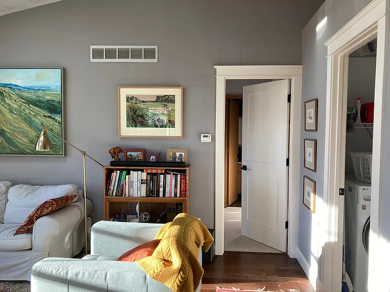 141 Overtrick Dr — Photo 8
