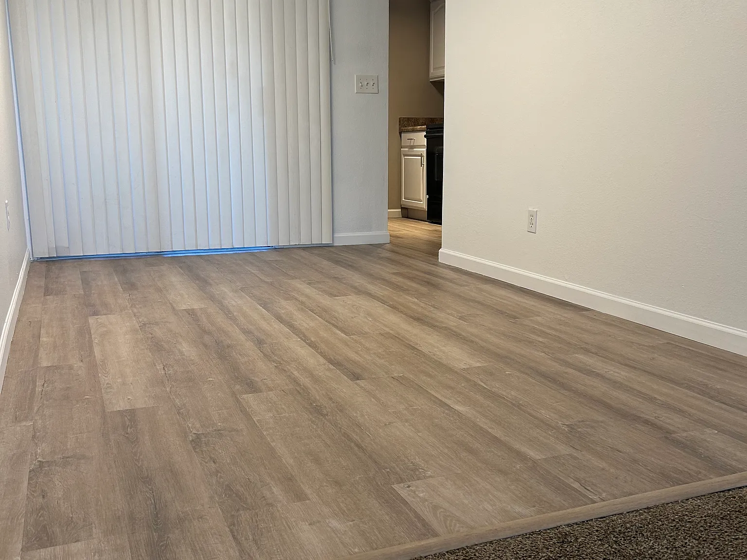 2 bed, 846 sqft, $1,600 — Photo 2
