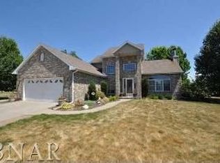 106 Dove Ct, Hudson, IL