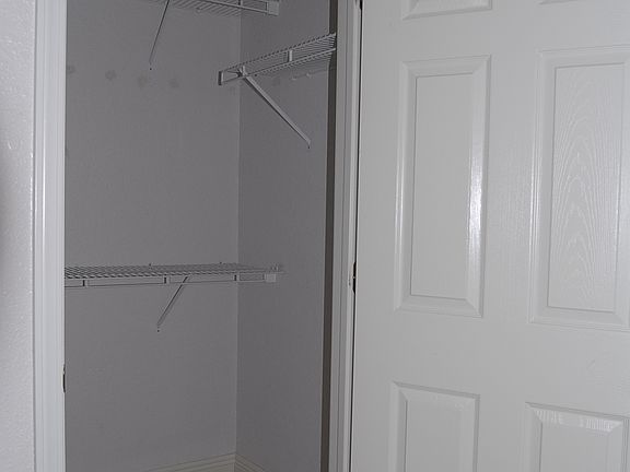 3rd image of 11057 Oakcrest Dr
