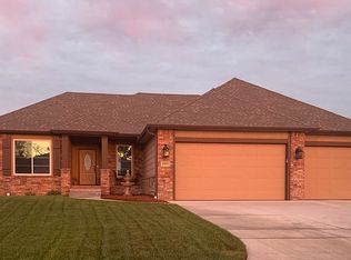 2431 N Lakeside Cir, Andover, KS 67002