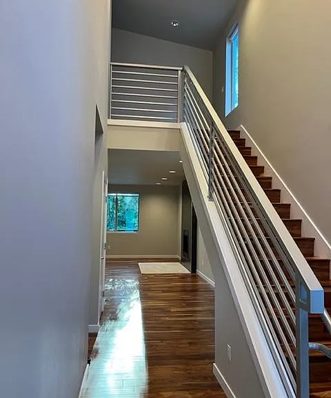 4553 26th Ave SW — Photo 2