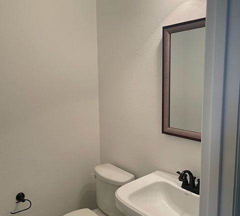 5th image of 3028 Decker Dr