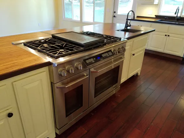 23523 Shadow Dr, Auburn, CA 95602