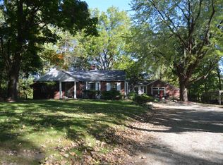 10652 N Turkey Creek Rd, Syracuse, IN 46567