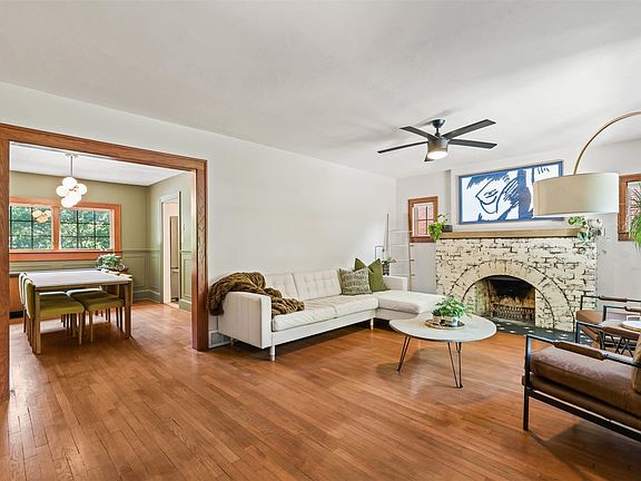 4th image of 2602 Lincoln Ave