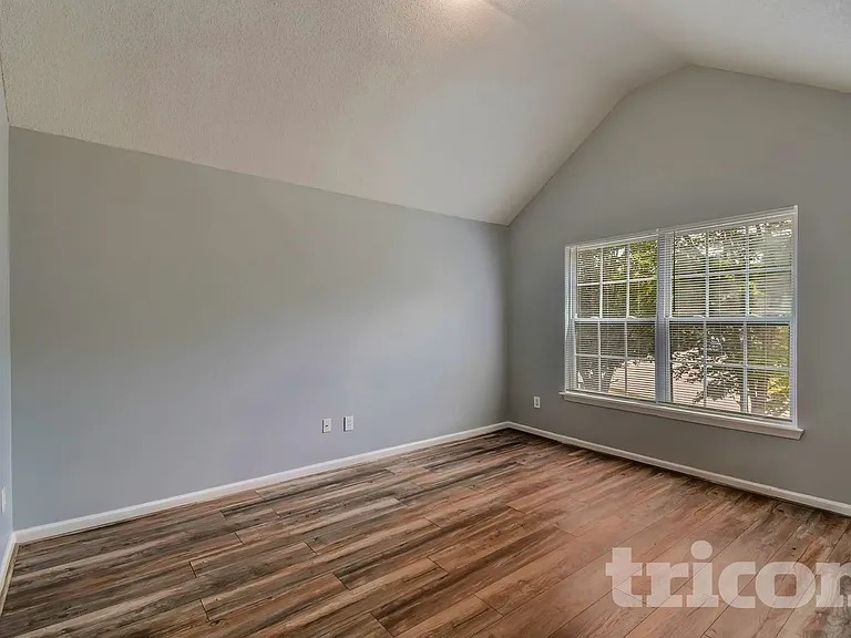 904 Ambeau Cir — Photo 7