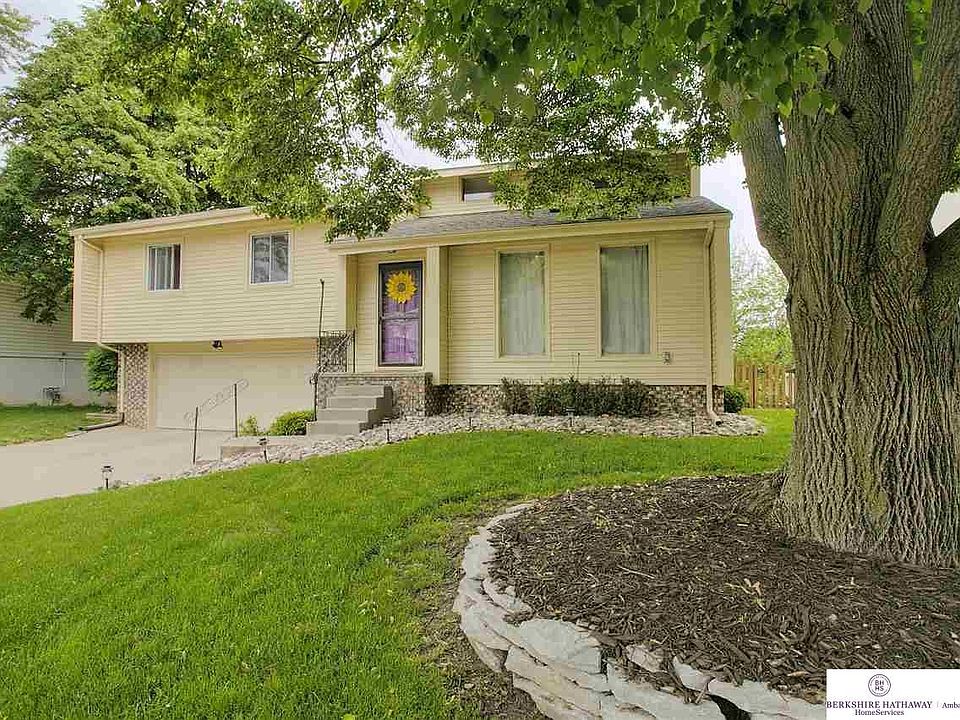1st image of 2733 N 129th Cir