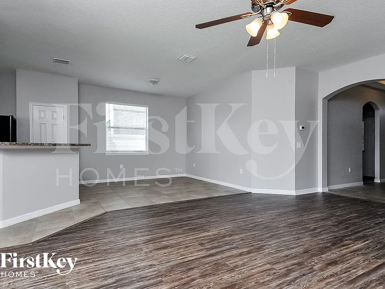 5276 Krenson Woods Way — Photo 4