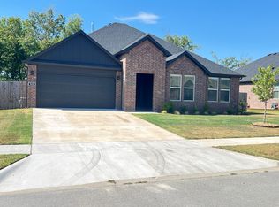 522 W Branta St, Farmington, AR 72730