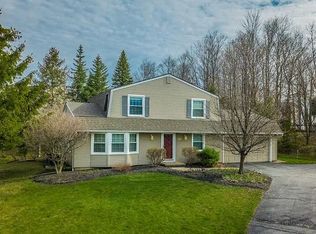 154 Bent Oak Trl, Fairport, NY 14450