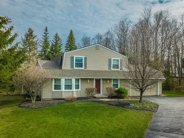154 Bent Oak Trl, Fairport, NY 14450